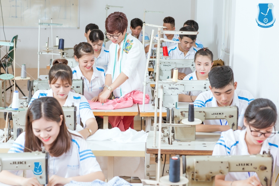 Học may ở đâu Lớp học may tại trung tâm dạy nghề Thanh Xuân
