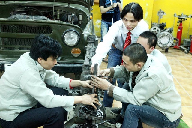 Học nghề sửa chữa ô tô