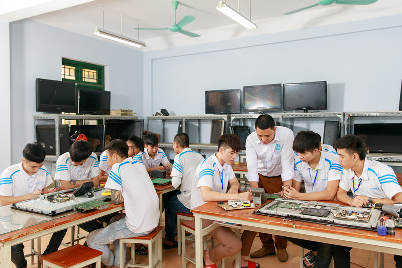 Học sửa chữa điện tử