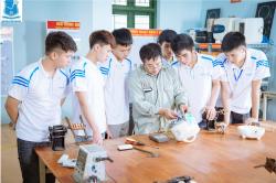 THÔNG BÁO TUYỂN DỤNG LAO ĐỘNG CHUYÊN NGÀNH ĐIỆN TỬ