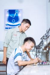 Chúc Mừng Thầy Giáo Dạy Sửa Chữa Máy Tính Mở Thêm Chi Nhánh Cửa Hàng Mới