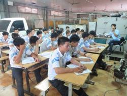 NGÀNH SỬA CHỮA Ô TÔ ĐANG CHIẾM VỊ TRÍ CAO TRÊN THỊ TRƯỜNG LAO ĐỘNG